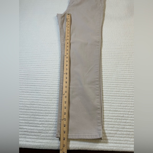 Bandolino Khaki Colored Jeans. Straight Leg. Size 14. Neutral Pants. Minimalist - Picture 6 of 7